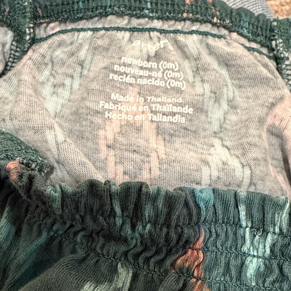 Carter’s Newborn Baby Girl Clothing Set of 4 Rompers and One Sleeveless Onesie - Picture 13 of 13